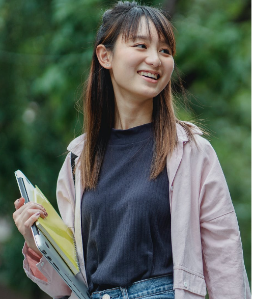 不同场景、不同角色的女生面试穿什么衣服比较合适？