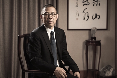 钟睒睒身价多少人民币钟睒睒只当了半小时首富是真的吗