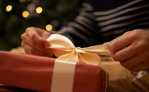 感谢别人送礼物的话语 用于感恩朋友送礼的高级文案