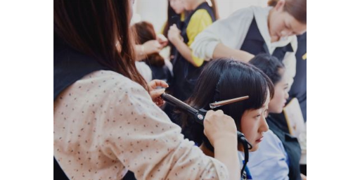 云南专业美发师培训学校怎么样,美发师