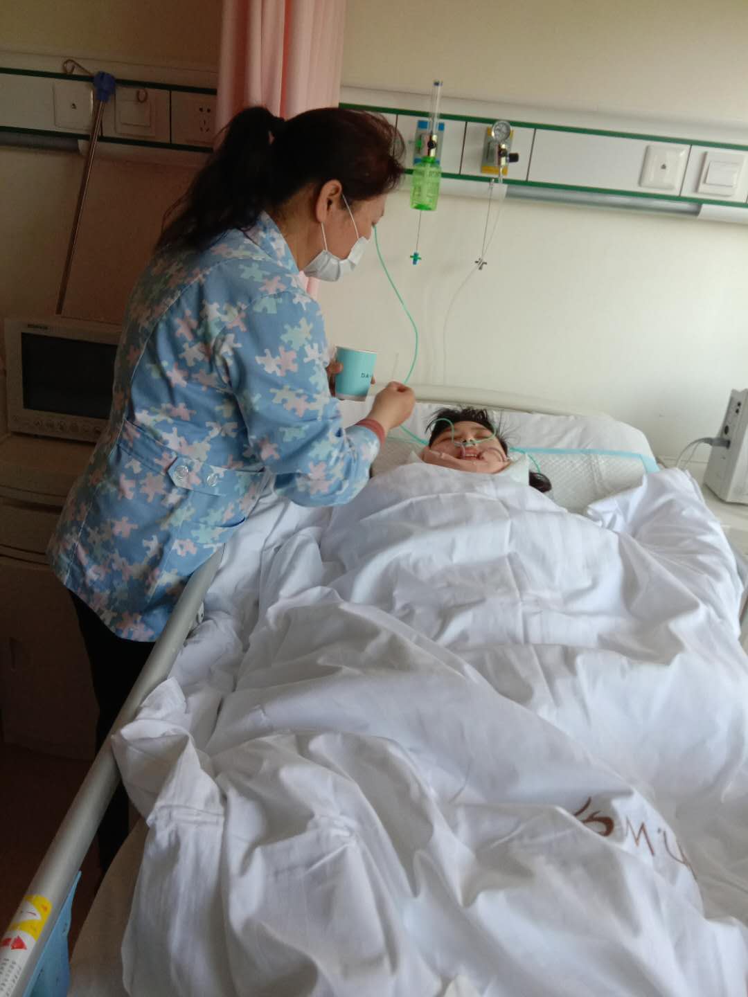 找住家陪护多少钱一月,陪护
