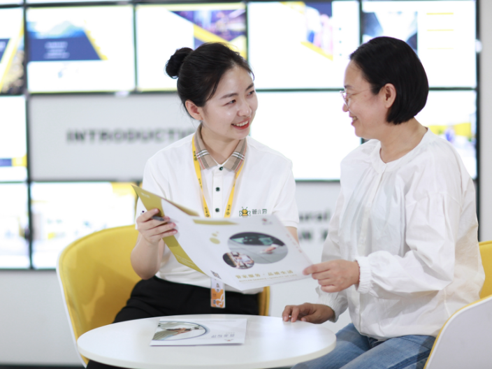 请家政保洁小时工打扫阳台价格,大扫除