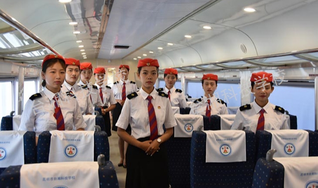 红河有哪些空乘专业学院,航空
