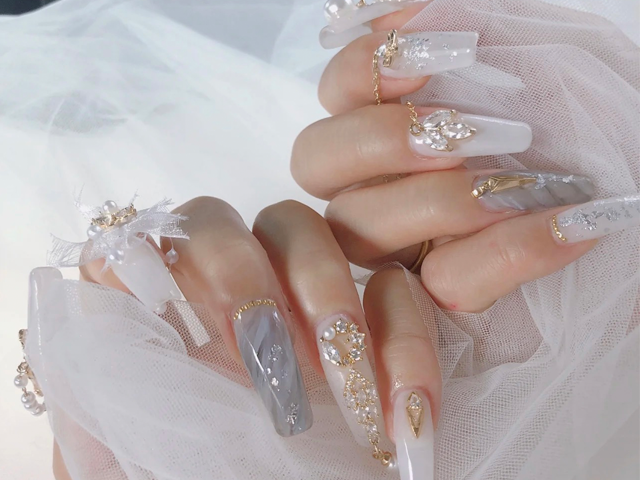 美甲师培训学费多少钱,美甲培训