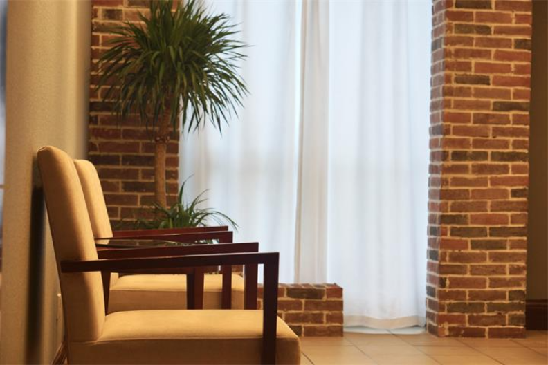 哪家月嫂护理靠谱,月子中心